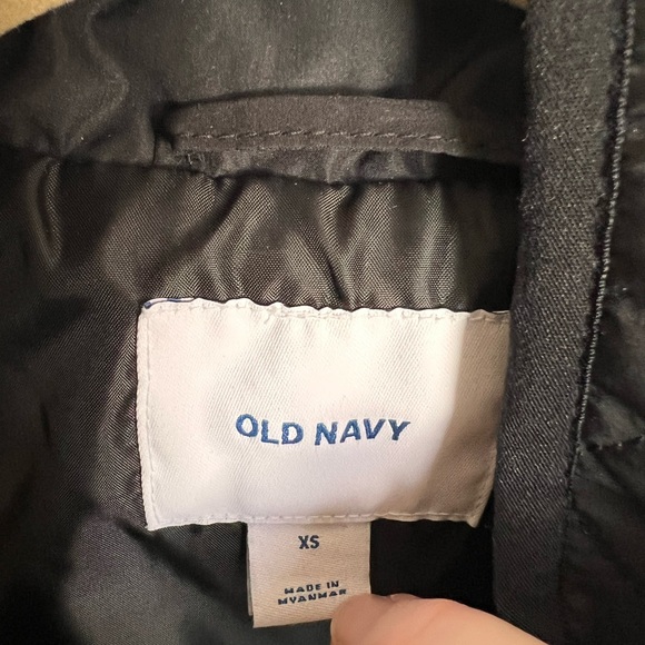 Old Navy Women's Dark Quilted Vest - Picture 3 of 3